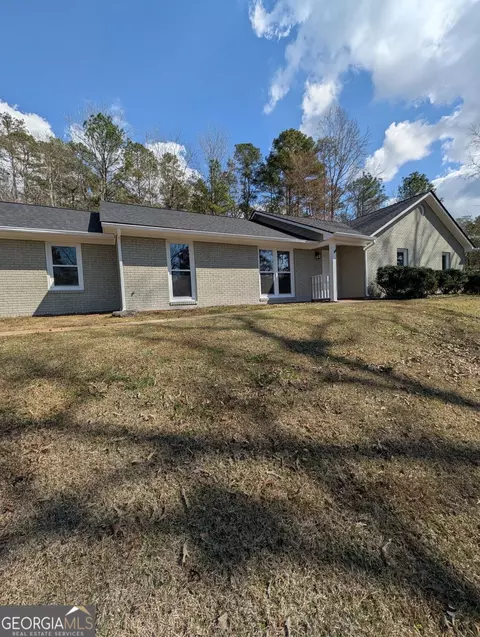 40 River Point Dr, Lagrange, GA 30240