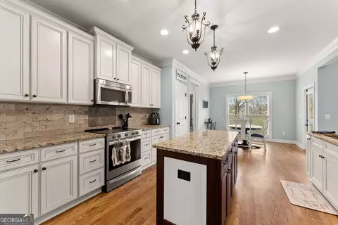 Kitchen - 5716 Brickhampton Ct, Clermont, GA 30527 photo 4 of 4