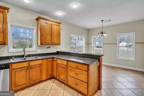 Kitchen - 540 Pinegrove Dr, Dublin, GA 31021 photo 2 of 3