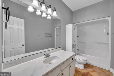 Bath - 540 Pinegrove Dr, Dublin, GA 31021 photo 4 of 4