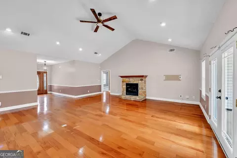 Living - 540 Pinegrove Dr, Dublin, GA 31021 photo 4 of 4