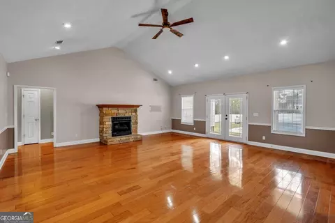Living - 540 Pinegrove Dr, Dublin, GA 31021 photo 1 of 4