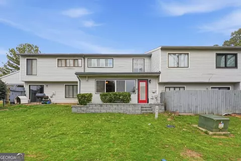 538 Country Greens Dr, Jonesboro, GA 30238