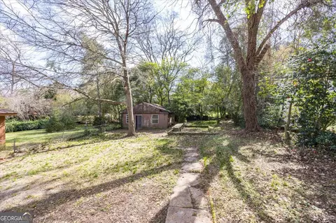 Exterior - 133 Desoto Pl, Macon, GA 31204 photo 2 of 4