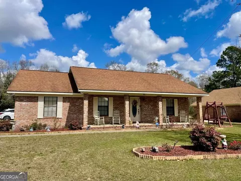 212 Rustin St, Glennville, GA 30427