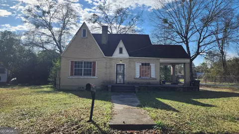 896 Roseview Dr, Macon, GA 31217