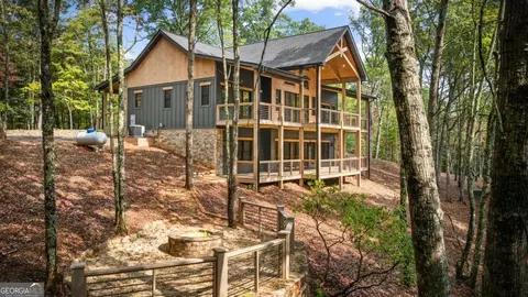 164 Brook Ln, Mineral Bluff, GA 30559