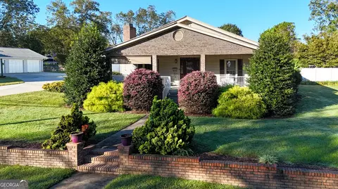 5474 Vickery St, Lavonia, GA 30553
