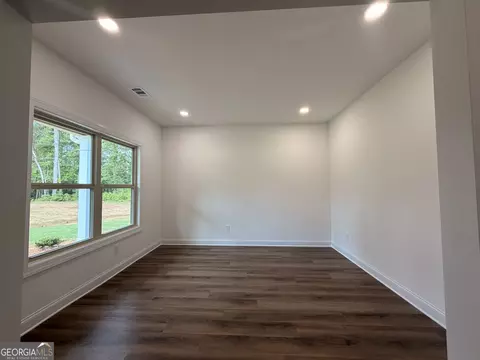 685 Giles Rd, Forsyth, GA 31029 photo 5