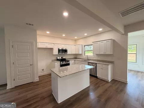 685 Giles Rd, Forsyth, GA 31029 photo 4