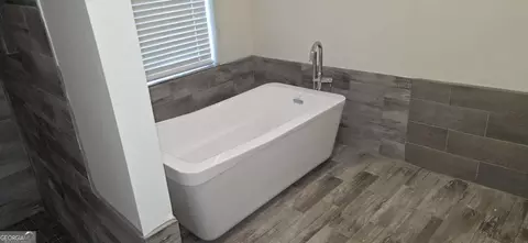 Bath - 975 Maple St, Macon, GA 31201 photo 1 of 5