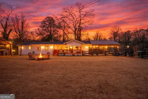 5432 Crystal Lake Dr, Gainesville, GA 30506