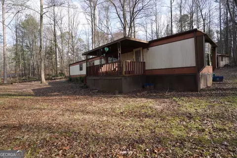 102 Pinetree Ln, Auburn, GA 30011