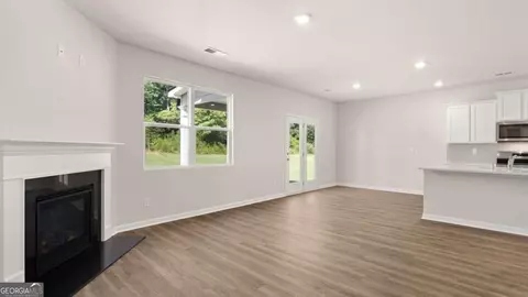 Living - 438 Abbott Rd, Statham, GA 30666 photo 2 of 2