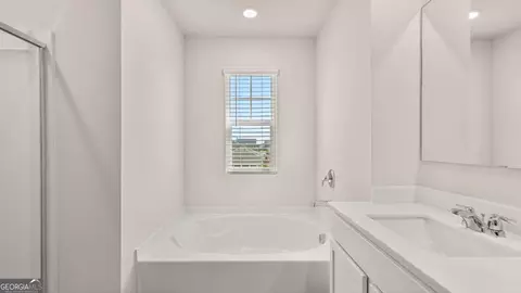 Bath - 438 Abbott Rd, Statham, GA 30666 photo 1 of 1