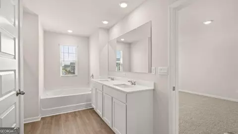 Entry Way - 438 Abbott Rd, Statham, GA 30666 photo 6 of 12