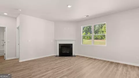 Living - 438 Abbott Rd, Statham, GA 30666 photo 1 of 2