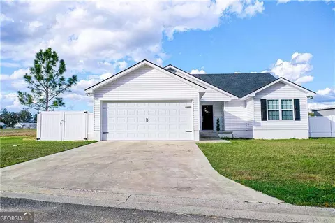 594 Pinehurst Dr, Blackshear, GA 31516