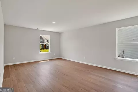 Living - 65 Shelby Ct, Commerce, GA 30529 photo 6 of 8