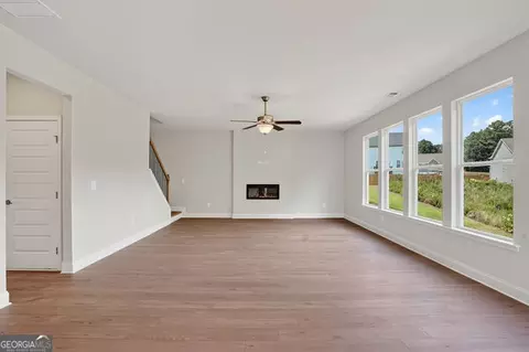 Living - 65 Shelby Ct, Commerce, GA 30529 photo 2 of 8