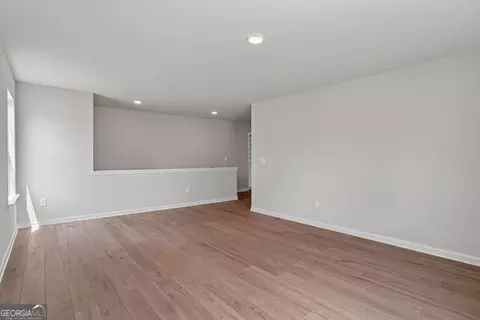 Living - 65 Shelby Ct, Commerce, GA 30529 photo 7 of 8
