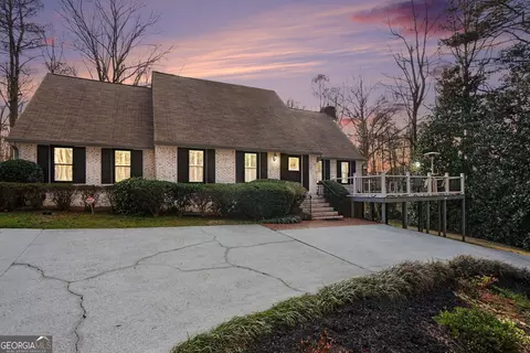 1445 Jay Ct, Snellville, GA 30078