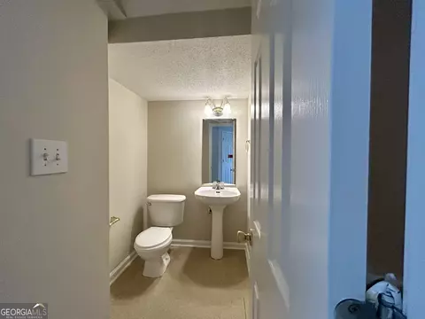 Bath - 6746 Sunset Hills Blvd, Rex, GA 30273 photo 1 of 3