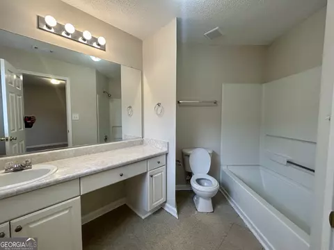 Bath - 6746 Sunset Hills Blvd, Rex, GA 30273 photo 3 of 3