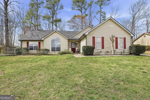140 Chesterfield Ct, Fayetteville, GA 30214