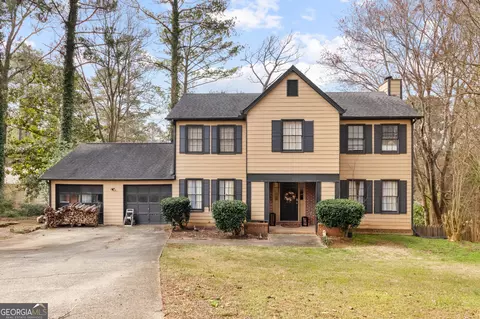 1477 Thornhill Ct SW, Lilburn, GA 30047
