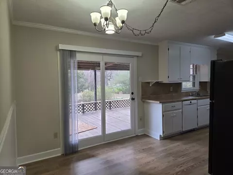 Dining - 606 Viewpoint Dr, Jackson, GA 30233 photo 2 of 2