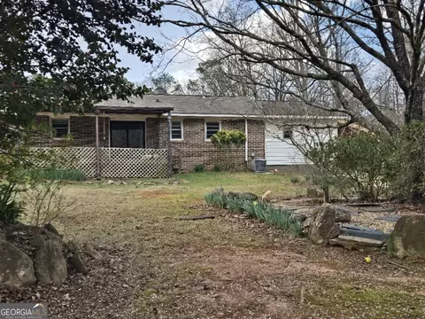 Exterior - 606 Viewpoint Dr, Jackson, GA 30233 photo 3 of 15