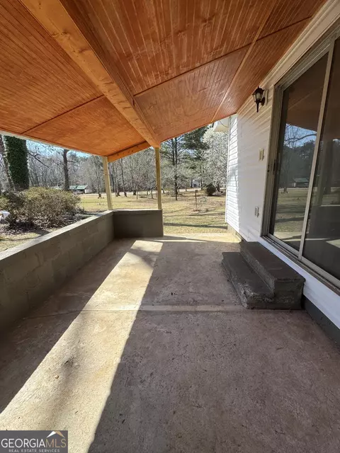 Exterior - 606 Viewpoint Dr, Jackson, GA 30233 photo 9 of 15