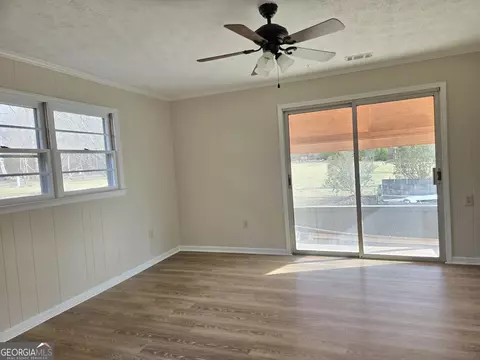 Living - 606 Viewpoint Dr, Jackson, GA 30233 photo 1 of 2