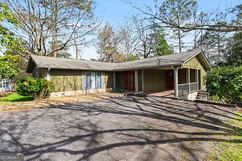 4 Pine Knoll St, Newnan, GA 30263