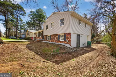 2717 Shelley Ln, Ellenwood, GA 30294
