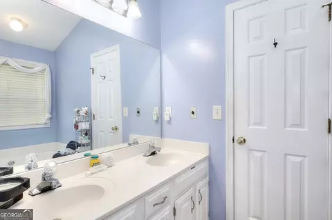 Bath - 3319 Stewart Rd, Monroe, GA 30655 photo 8 of 10