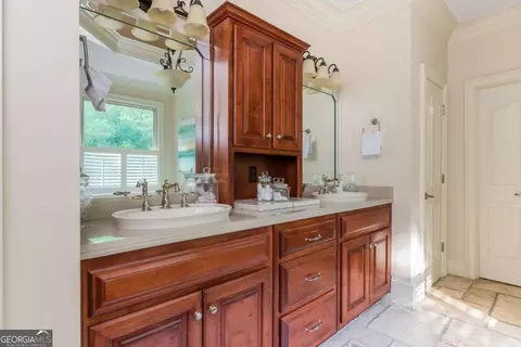 Bath - 644 Herring Rd, Grayson, GA 30017 photo 3 of 8