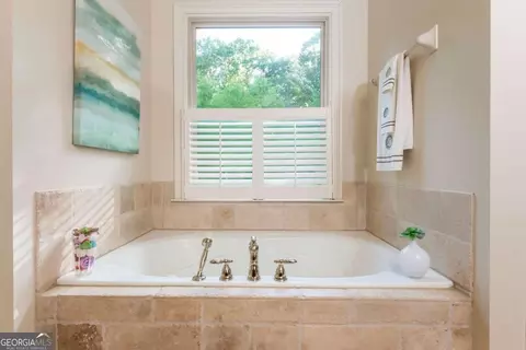 Bath - 644 Herring Rd, Grayson, GA 30017 photo 5 of 8
