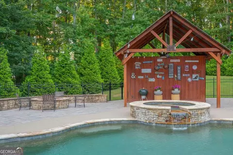 Exterior - 644 Herring Rd, Grayson, GA 30017 photo 12 of 17