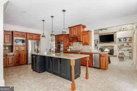 Kitchen - 644 Herring Rd, Grayson, GA 30017 photo 5 of 7