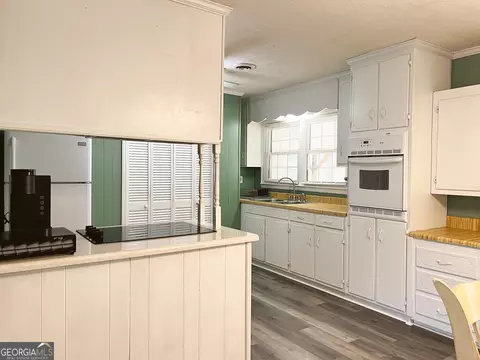 Kitchen - 19 Fallin Rd, Thomaston, GA 30286 photo 2 of 4