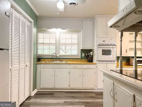 Kitchen - 19 Fallin Rd, Thomaston, GA 30286 photo 4 of 4