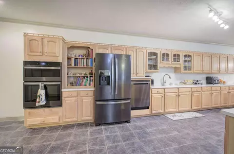 Kitchen - 265 Evans Dr, Buchanan, GA 30113 photo 7 of 8