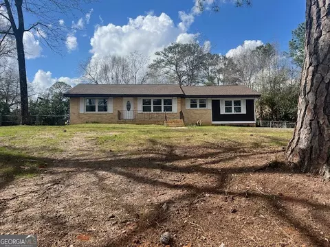 105 Robinhood Dr, Warner Robins, GA 31088