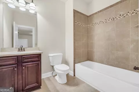 Bath - 262 Shellbark Dr, Mcdonough, GA 30252 photo 2 of 6