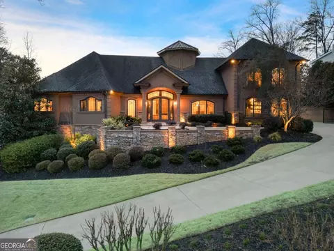 790 Glenairy Dr, Atlanta, GA 30328