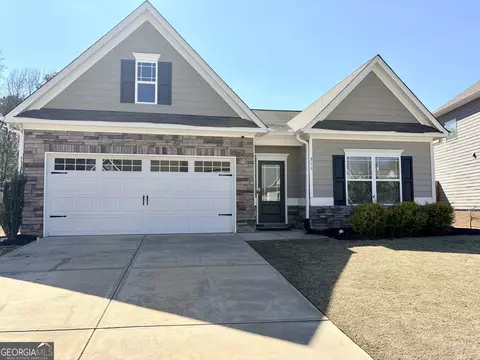 311 Eagles Bluff Way, Hoschton, GA 30548