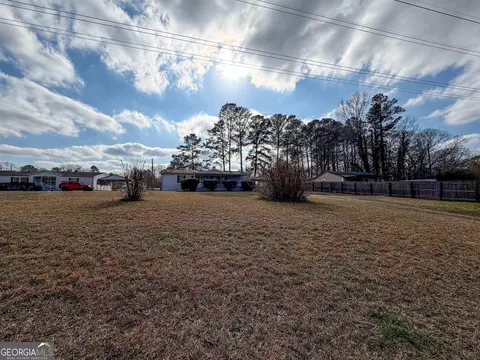 5503 Allatoona Gtwy, Acworth, GA 30102