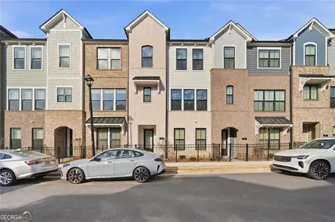 375 Walker Ave, Roswell, GA 30076